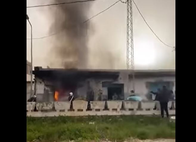 اندلاع حريق بمحل تجاري ووفاة صاحبه..فيديو